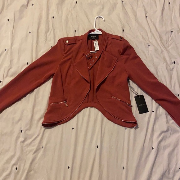 Jacket. - Picture 1 of 3